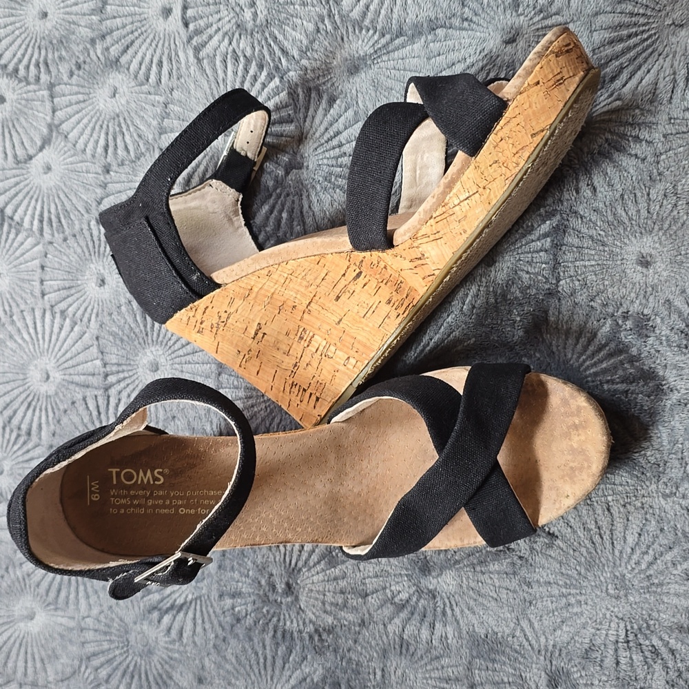 Tom's Black and Tan Canvas Wedge Sandals